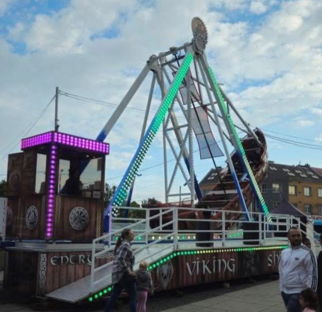 Ghip Ride Viking Pirate Ship Ride Hire - Action Events | Amusement Hire Melbourne ...